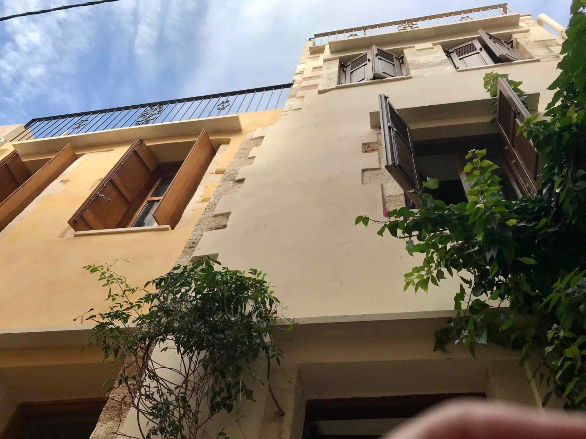 Traditional 3 Story Townhouse ,batta Hanem Feriehus